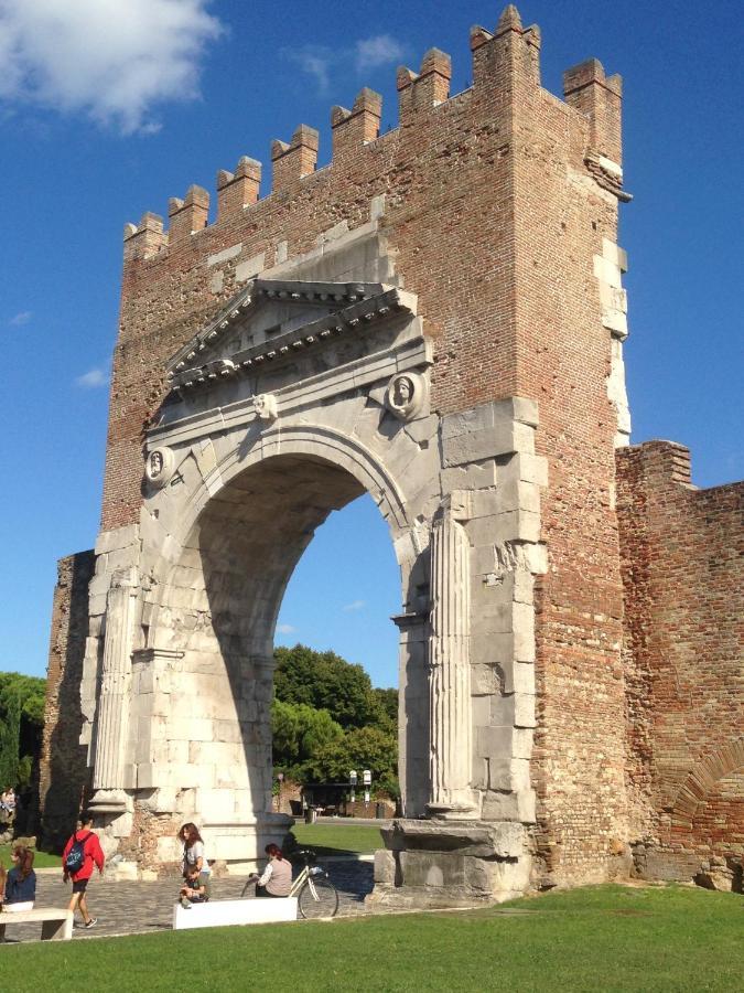 Appartamento Fronte Mare Rimini Buitenkant foto