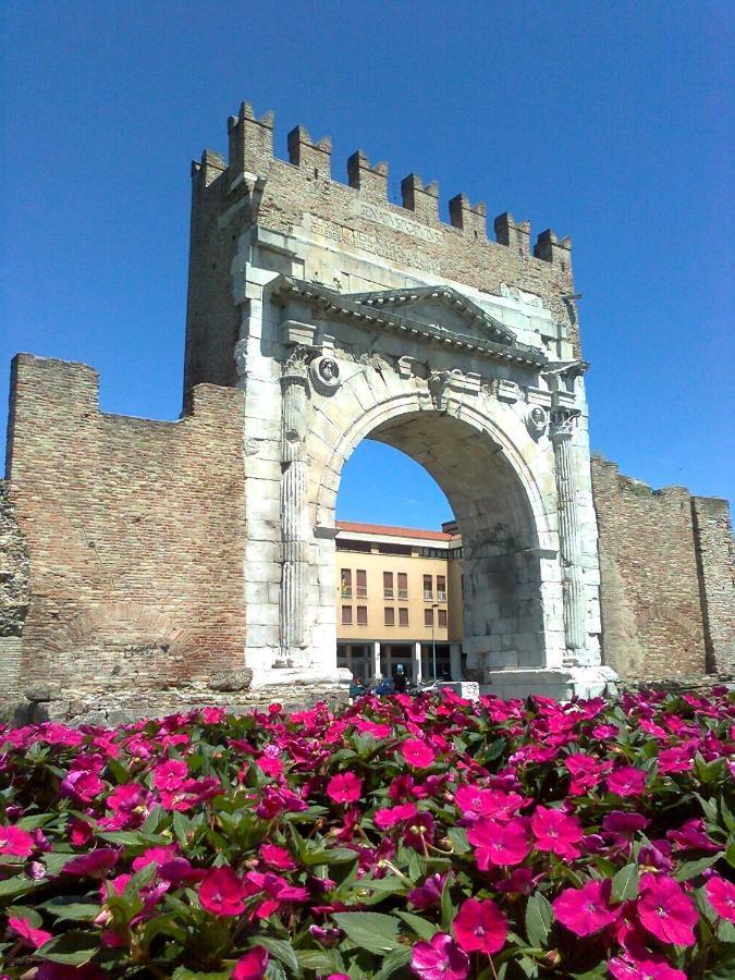 Appartamento Fronte Mare Rimini Buitenkant foto