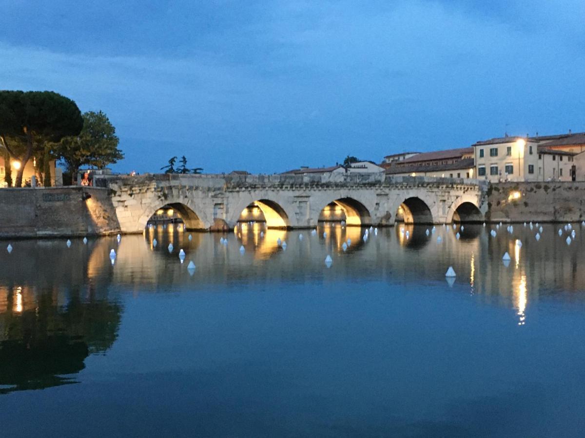 Appartamento Fronte Mare Rimini Buitenkant foto