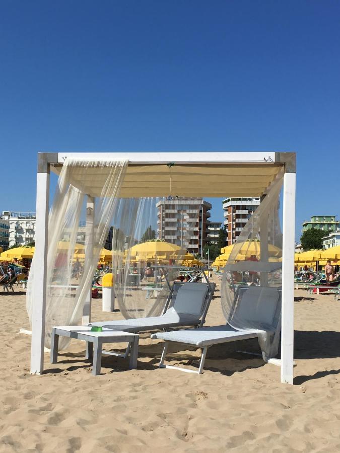 Appartamento Fronte Mare Rimini Buitenkant foto